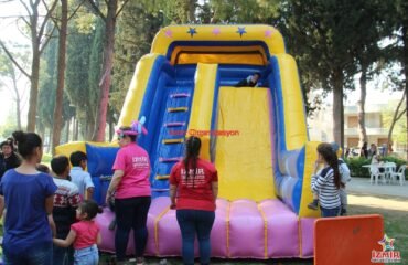 Pembe Şişme Kaydırak Kiralama